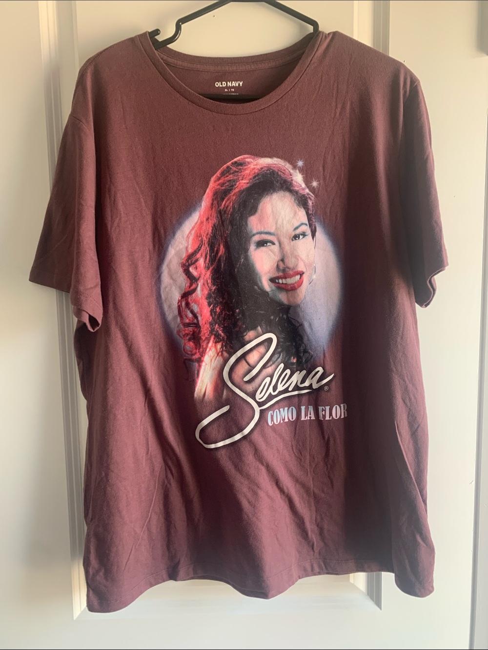 Old Navy Women’s Selena Graphic Tee - Maroon